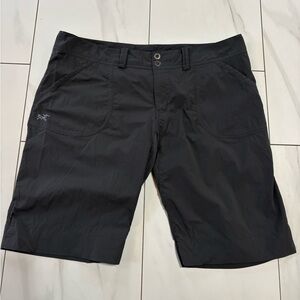 ARC'TERYX Womens PARAPET Hiking Shorts size 14 - like new!